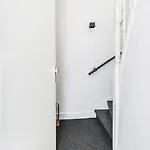 아파트 Beautiful House By The Sea On A-location *