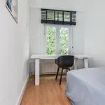 Beautiful House By The Sea On A-location