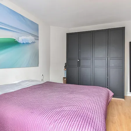 Apartament Beautiful House By The Sea On A-location