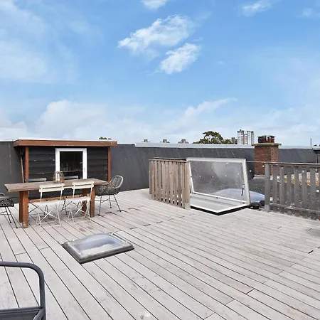 Beautiful House By The Sea On A-location * Haga